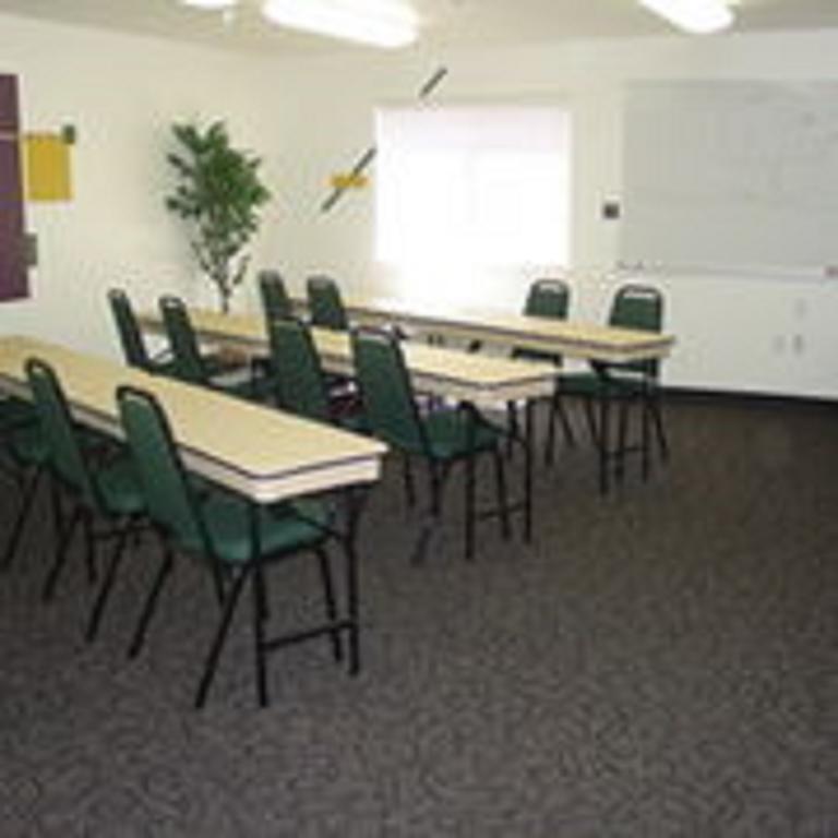 Travelodge By Wyndham Clinton Valley West Court Facilities photo